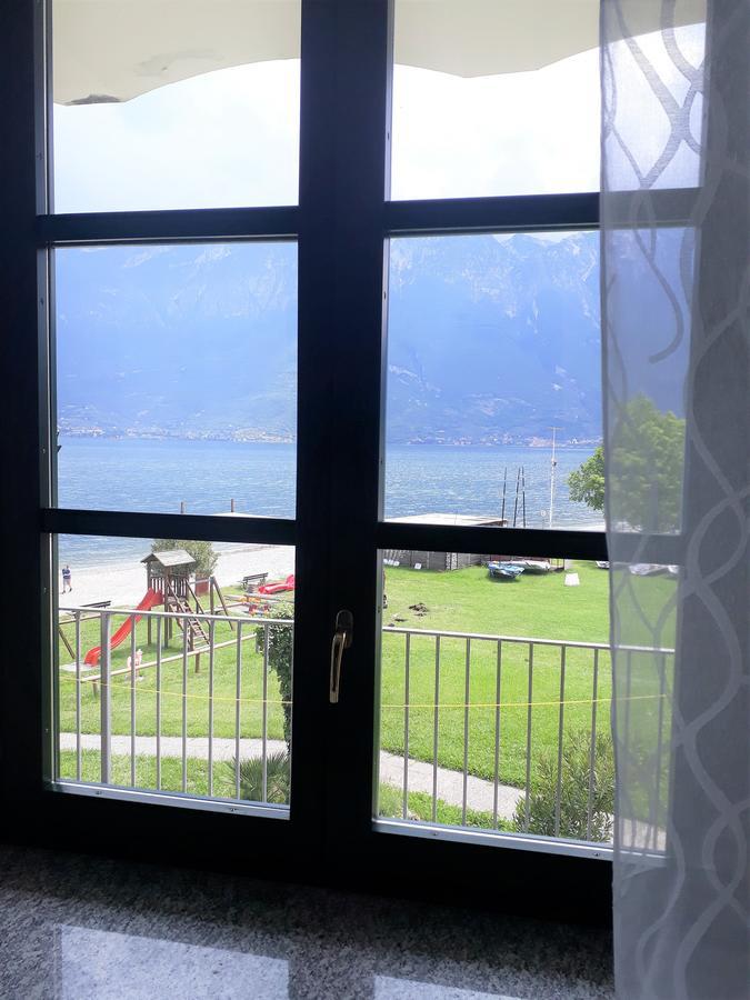 Campione Giulia Exclusive Lakefront Apartment By Gardadomusmea Campione del Garda Exterior foto