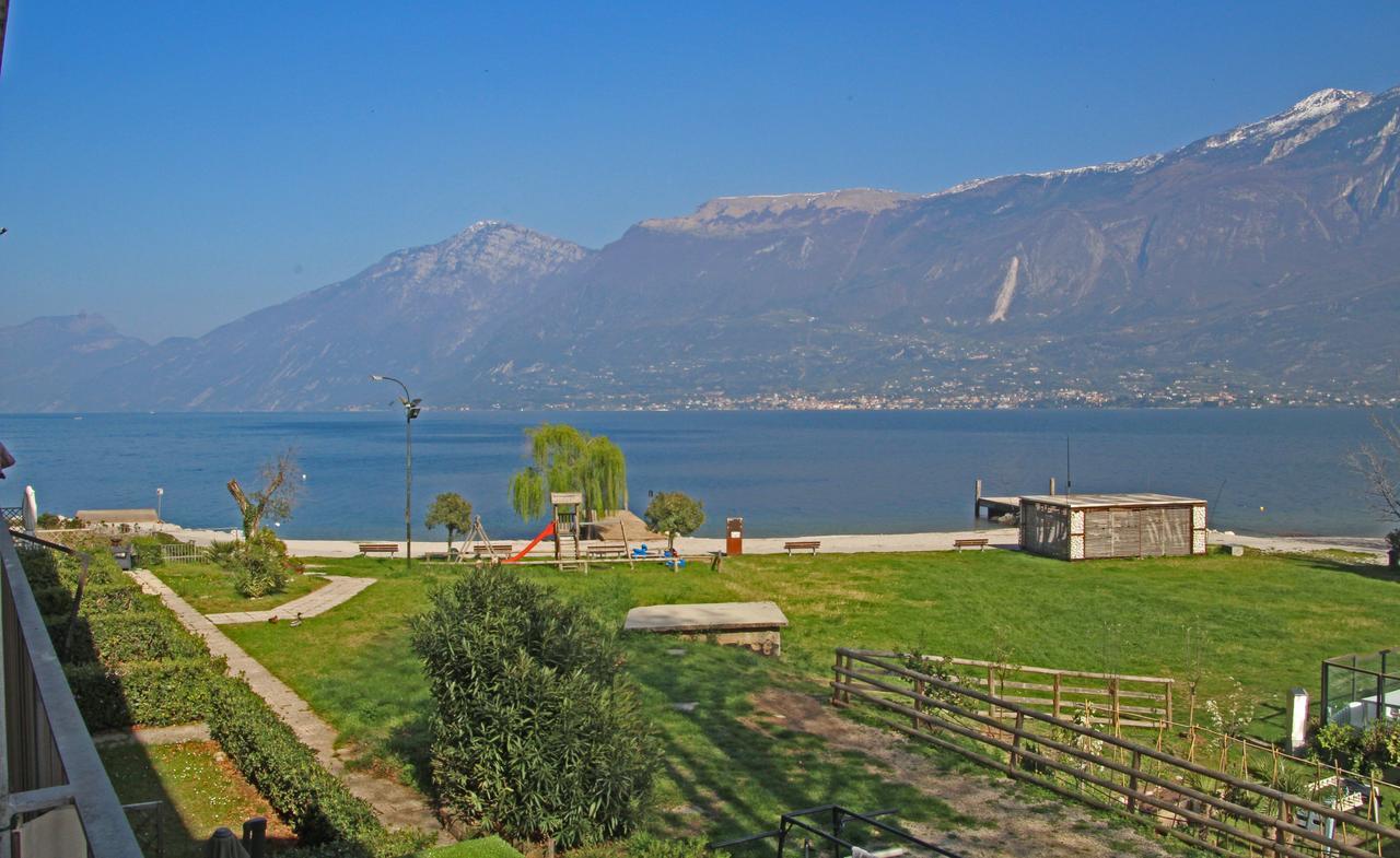 Campione Giulia Exclusive Lakefront Apartment By Gardadomusmea Campione del Garda Exterior foto